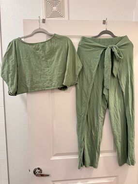 FP BEACH Green Crop Top & Tie Waist Pants Set Size S